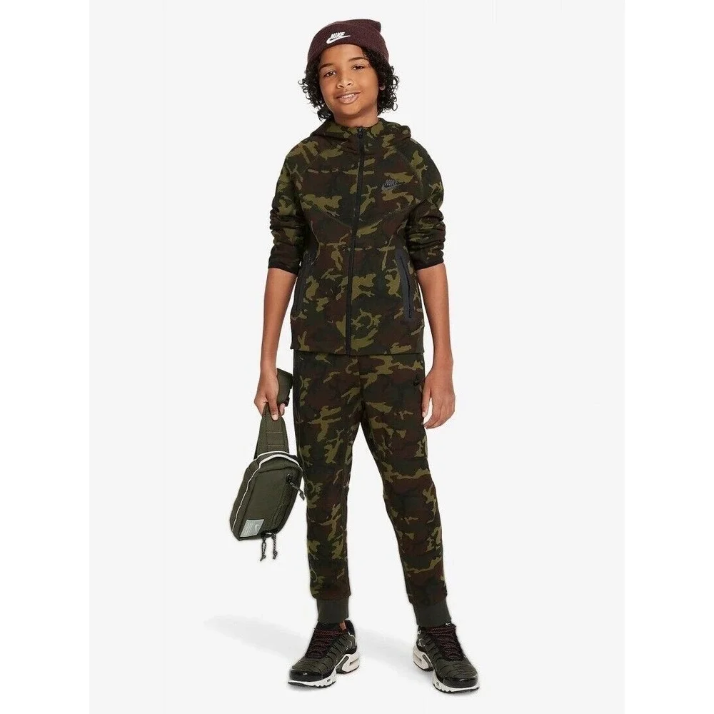 Nike Tech Fleece Sz Small (Boys') Camo Full-Zip Tracksuit FN9120 010/FN9118 010